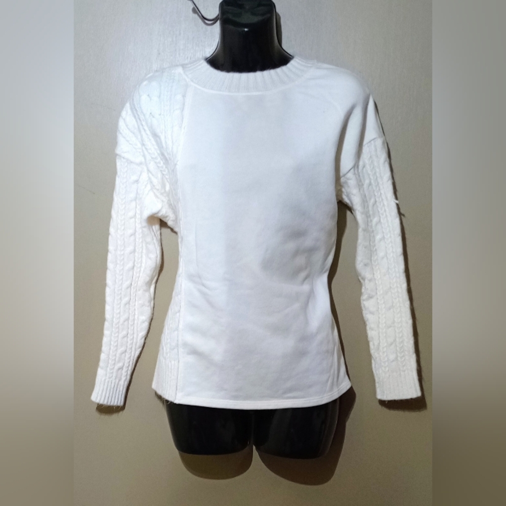 Cream Cableknit sleeved Sweater